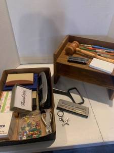 lot 2232 image: Office supplies.