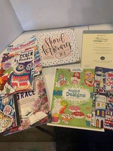 lot 2234 image: Writing paper, hand lettering 101 and adult coloring books