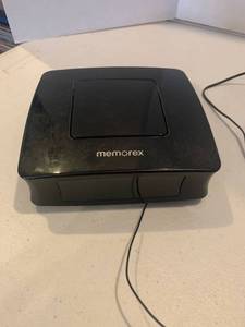 lot 2245 image: Memorex FM radio, alarm and pod charging station