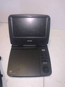 lot 2253 image: Philips portable DVD player No cords