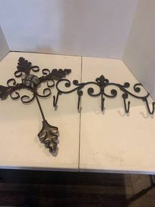 lot 2261 image: Metal cross 22 x 17 and metal coat hook