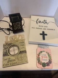 lot 2264 image: Faith home decor. Largest is 14 x 11