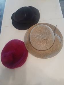 lot 2307 image: Ladies hats