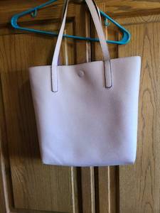 lot 2408 image: Handbag pale pink with burgandy interior