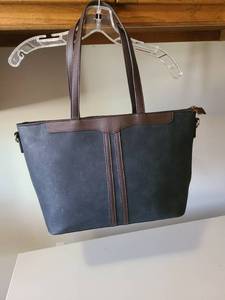 lot 2409 image: Black and brown handbag