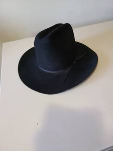 lot 2416 image: Black Stetson size 7.25, liner torn inside.