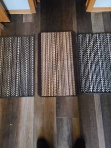 lot 2434 image: Three rugs about 18 x 30