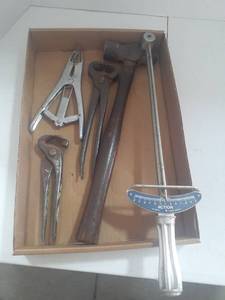 lot 3012 image: Miscellaneous tools. Torque wrench and more