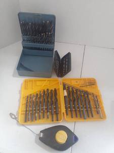 lot 3020 image: Drill bits and chalk line