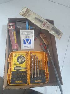 lot 3021 image: Various drill bits