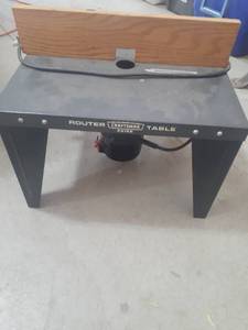 lot 3042 image: Craftsman router table