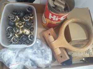 lot 3103 image: Household items. Drawer pulls, towel rack and more
