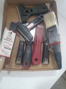 lot 3116 image: Paint brushes and scrappers