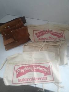 lot 3131 image: Tool belt and 3 nail aprons