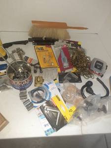 lot 3141 image: Miscellaneous home improvement items