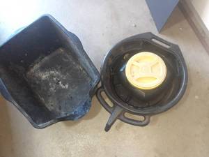 lot 3146 image: Oil changing pans