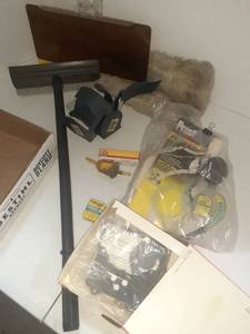 lot 3149 image: Miscellaneous automotive items