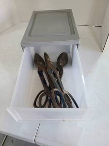 lot 3243 image: Tin snips in storage drawer