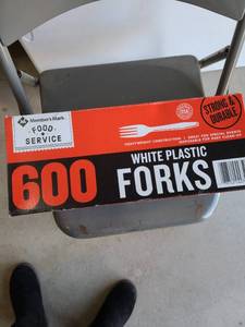 lot 3321 image: White plastic forks