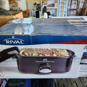 lot 3414 image: Rival programmable roaster oven