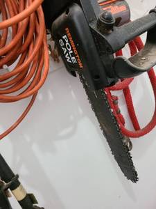 lot 3804 image: Remington pole chain saw