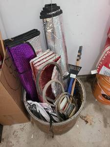 lot 3806 image: 13 inch tall barrel with automotive items