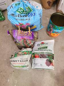 lot 3810 image: Potting mix and insect killer