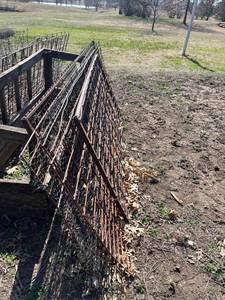lot 4009 image: Metal fence panels (6)