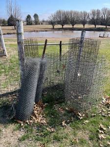 lot 4013 image: Rolls of metal fencing and chicken wire