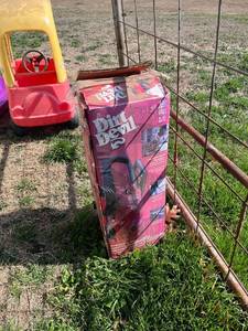 lot 4020 image: Dirt Devil power washer