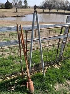 lot 4026 image: Yard tools