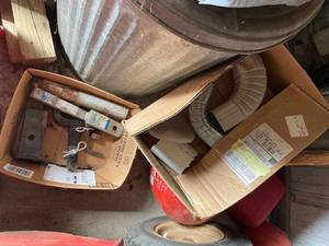 lot 4042 image: Hitch parts and gutter pieces