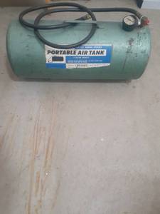 lot 3032 image: Sears 8 gallon portable air tank