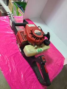 lot 3820 image: Little Wonder hedge trimmer.