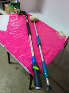 lot 3830 image: Telescopic sprinkler wand (great for guttering) and a car wash wand