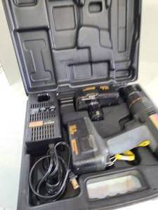 lot 3214 image: Craftsman drill, charger, 2 batteries, case