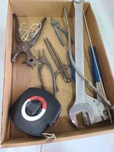 lot 3219 image: Lufkin 100 ft. measuring tape, hand tools