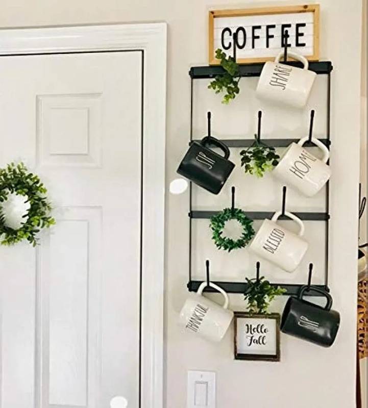 lot 72 image: Mini Coffee Mug Rack