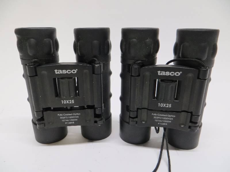 lot 1319 image: Tasco Compact 10x25 Binoculars