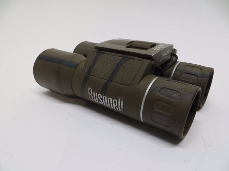 lot 1330 image: Bushnell 16x32 180ft at 1000 yds binoculars