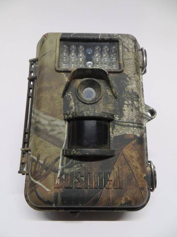 lot 1369 image: Bushnell trophy camara (camo)