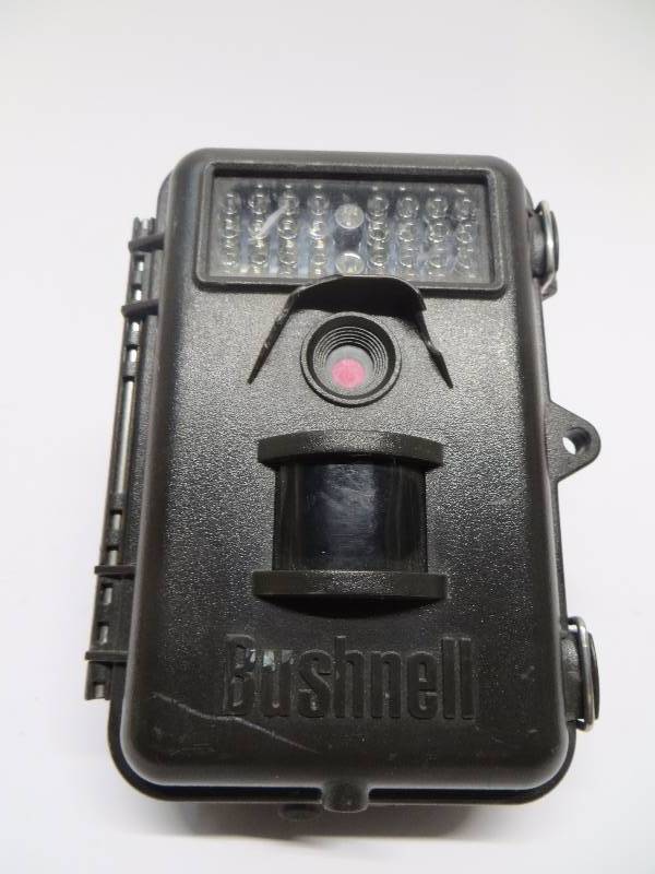 lot 1372 image: Bushnell trophy camara