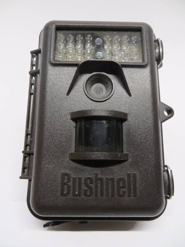 lot 1376 image: Bushnell trophy camara
