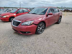 lot 10046 image: 2012 Chrysler 200 S, Maroon