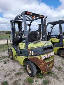 lot 10051 image: Clark C25D Forklift