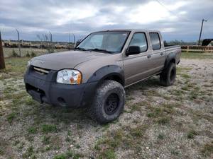 lot 10024 image: 2003 Nissan Frontier Crewcab XE