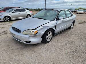 lot 10039 image: 2006 Ford Taurus SEL, Silver