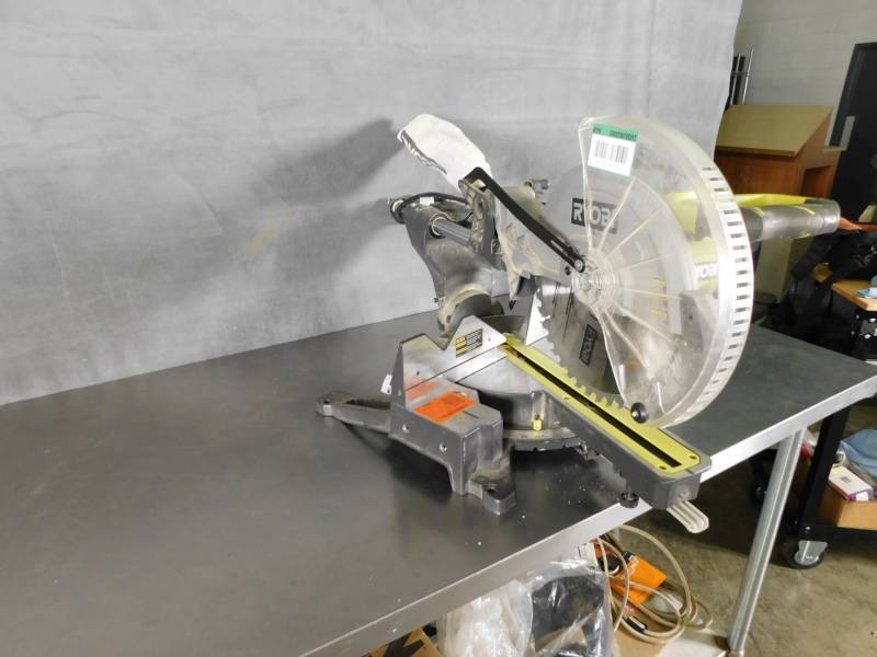 Tss120l Ryobi 15 Amp Sliding Miter Saw With Laser 12 In Dewalt