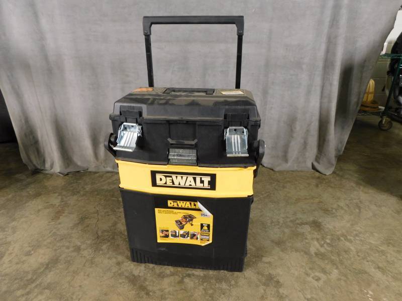 lot 6098 image: DeWalt Multi Level Workshop