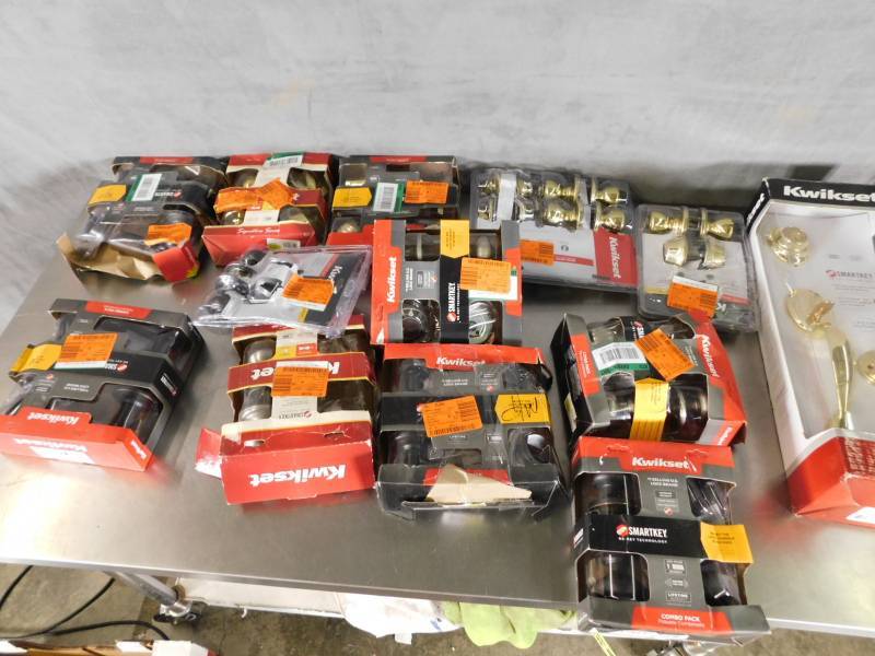 lot 6156 image: Lot of Door Handle Hardware Not Tested Inspect for parts and condition